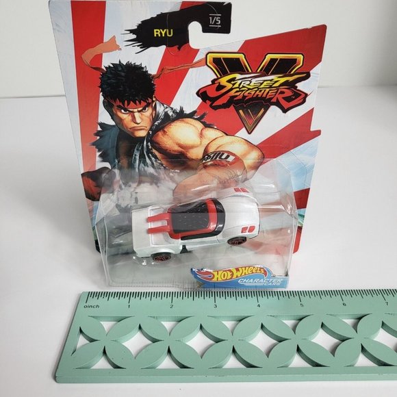Hot Wheels Street Fighters V Character Car RYU 1/5 Capcom Mattel White Red New - Picture 15 of 16